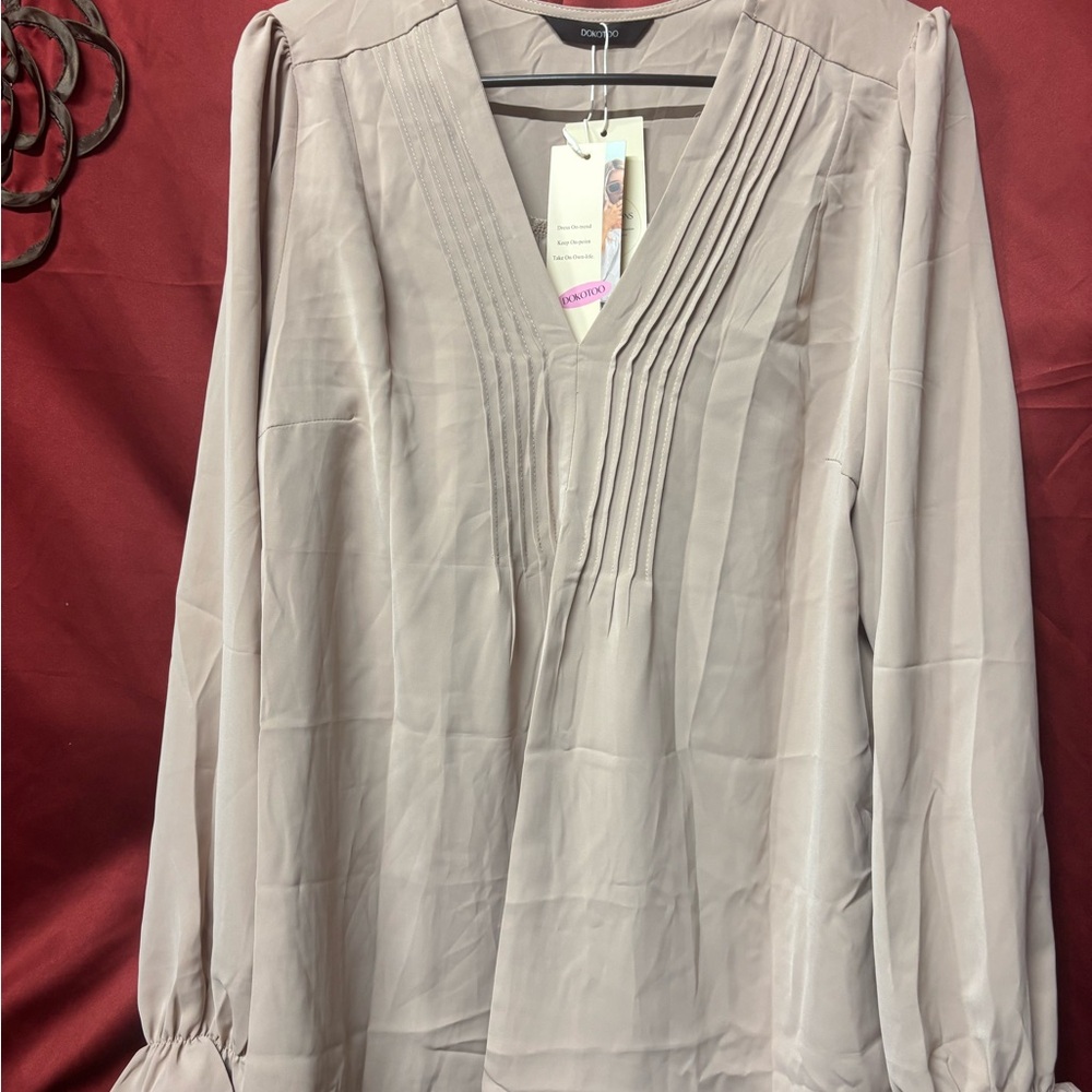 Elegant Pleated V-Neck Blouse in Taupe